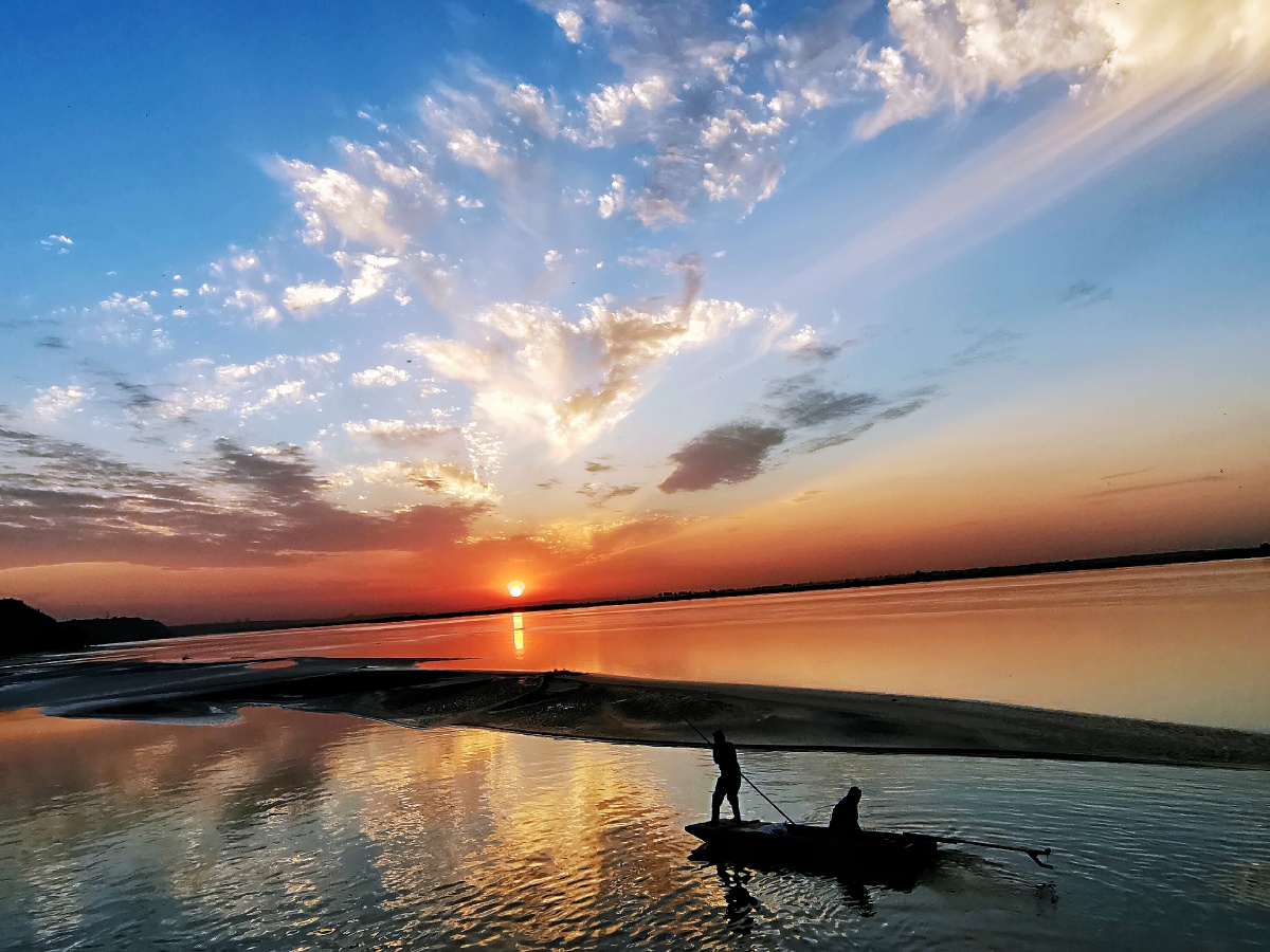 黄河落日圆