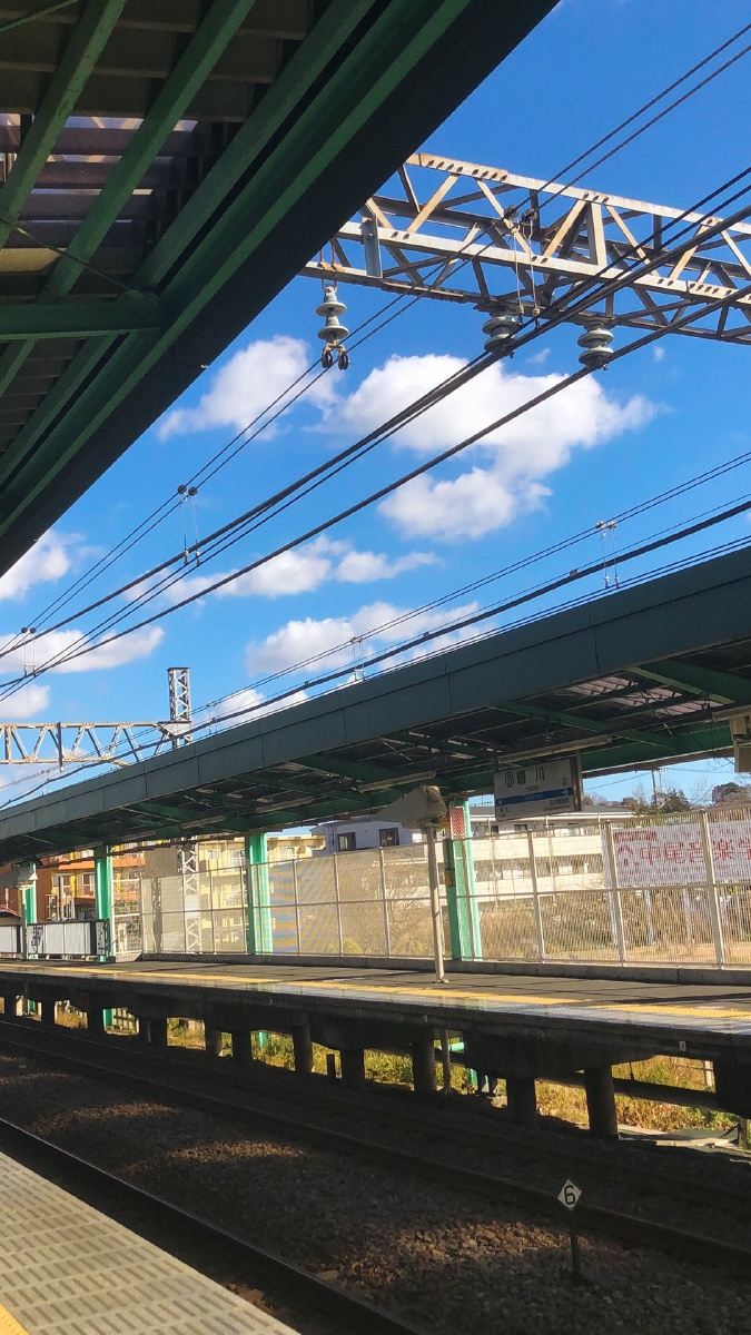 秋日的日本电车站