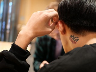 592404