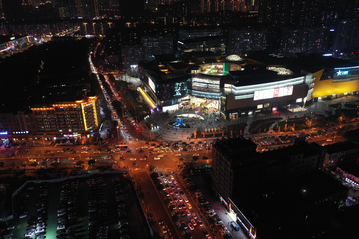 航拍无锡八佰伴中心道路人车流商业综合体