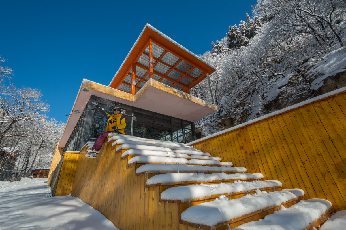 雪景博山红叶柿岩红叶柿岩的雪景