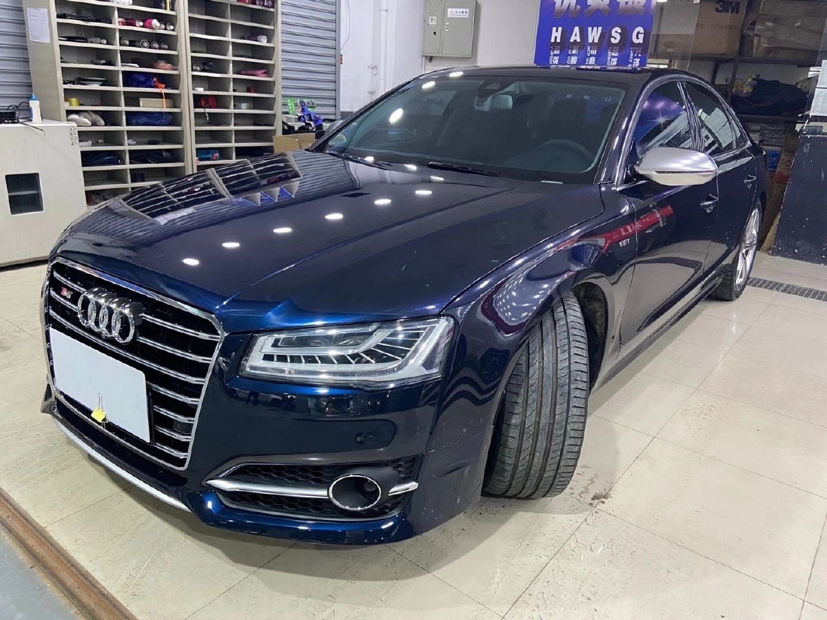 银耳奥迪s8 4.