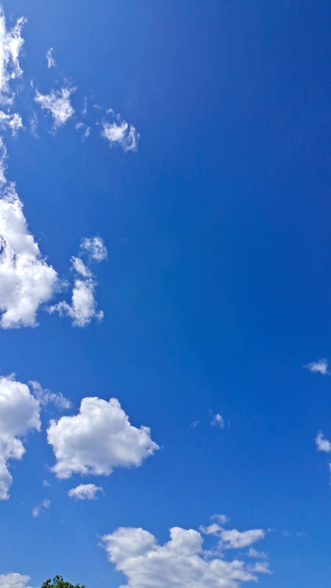 晴空万里蓝天白云