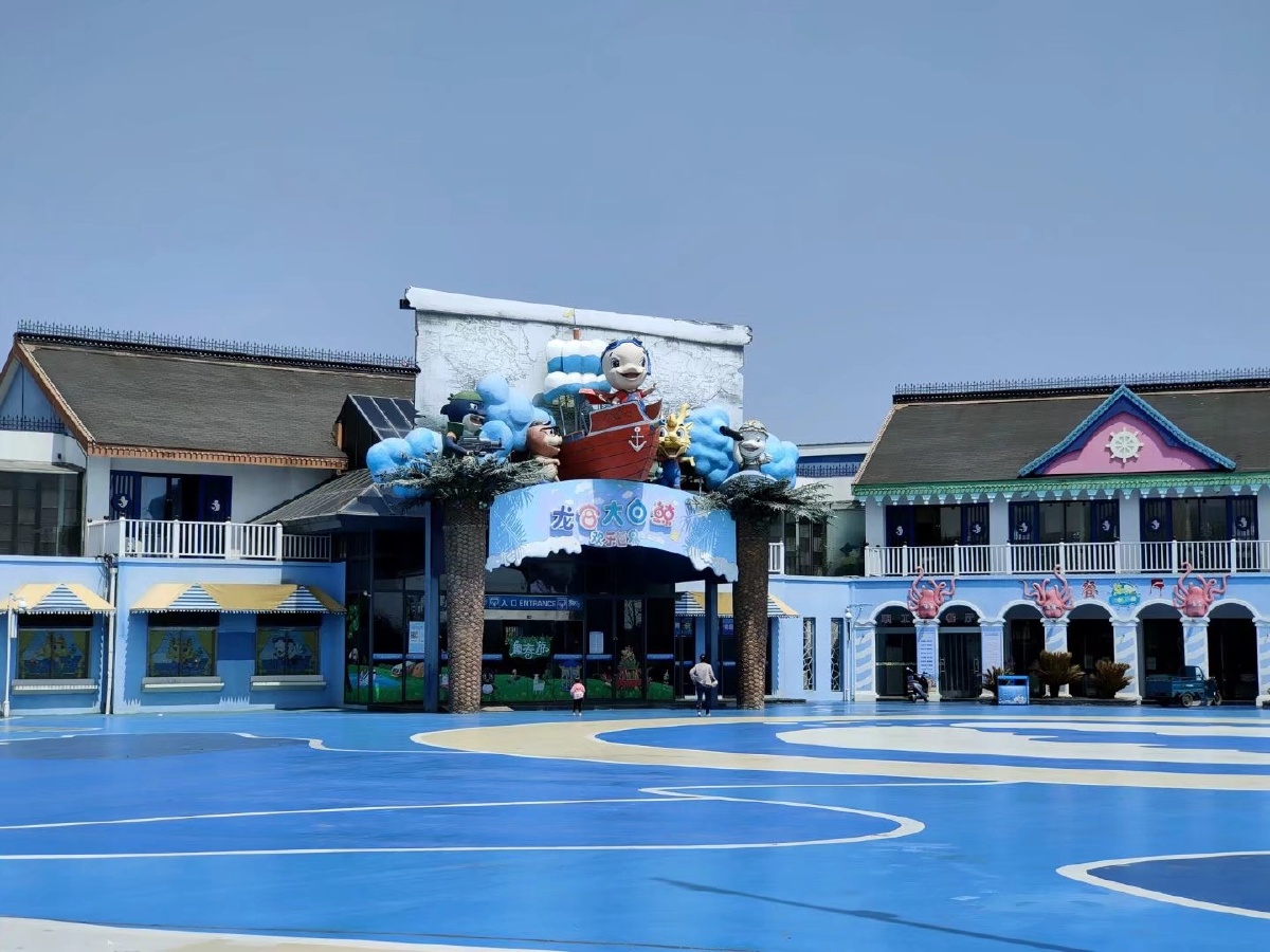 龙宫大白鲸摄于江苏淮安西游乐园