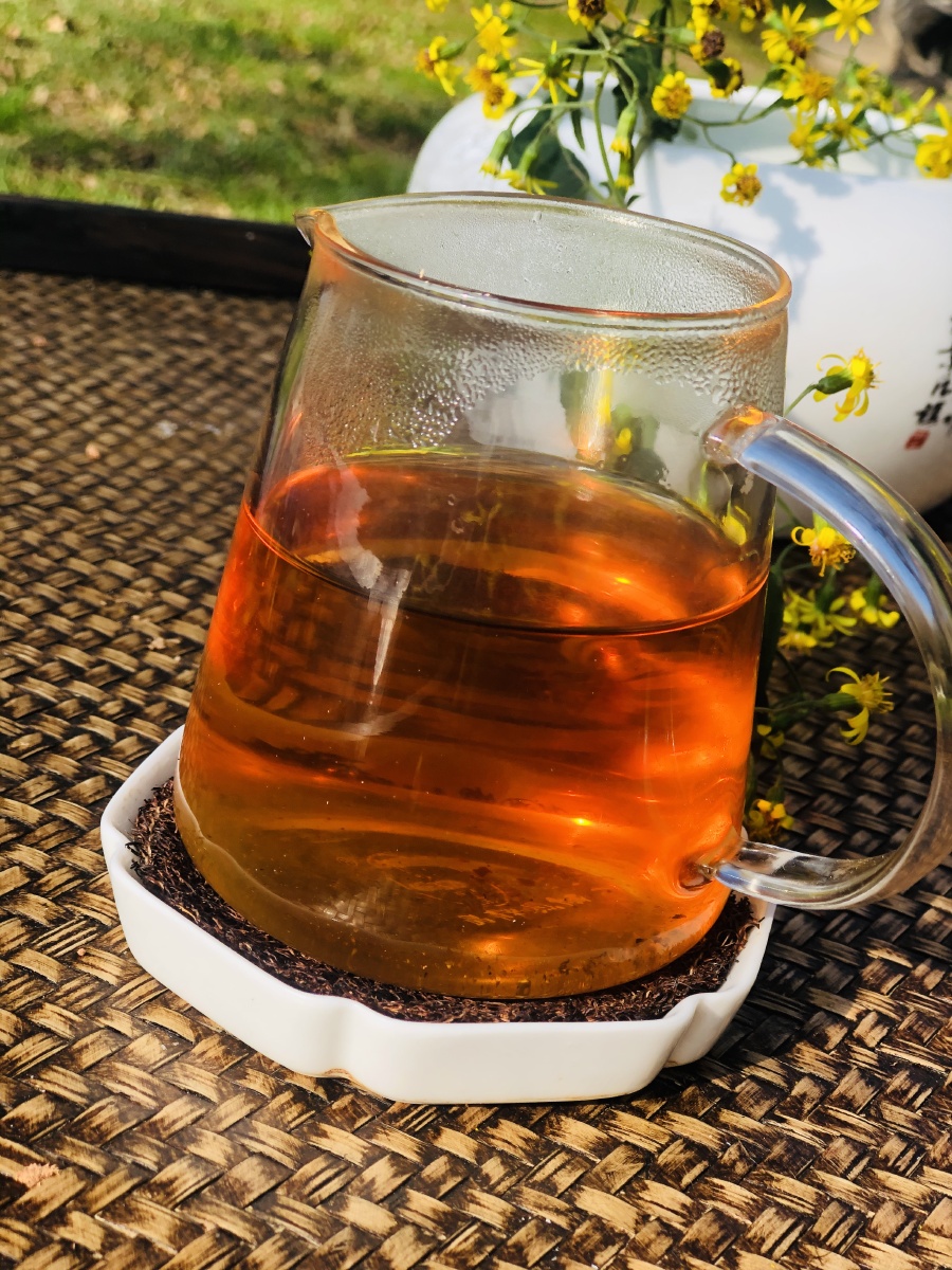 冬日晒太阳喝茶