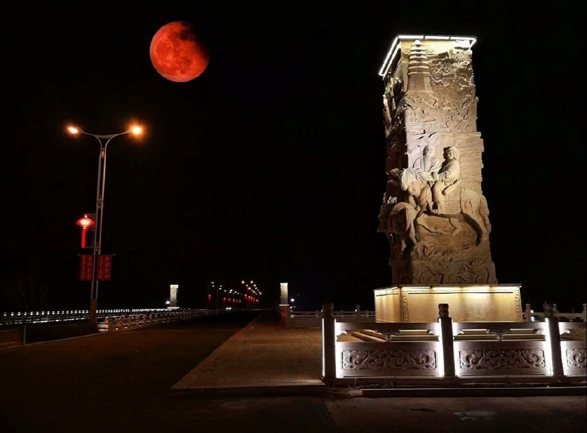 此图拍自昆明海埂大坝