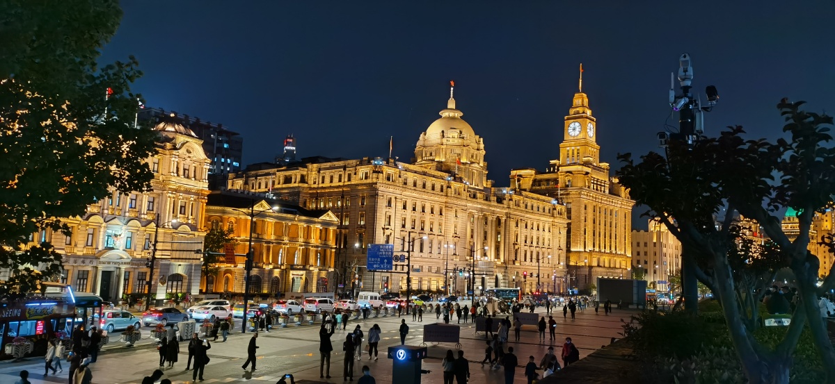 上海外滩的夜晚好美啊