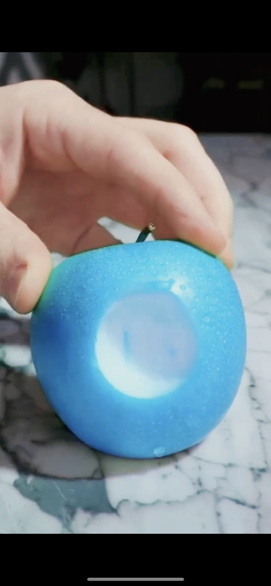 蓝色的苹果你们见过吗我说的不是手机是水果啊