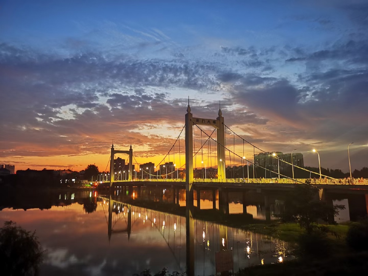 大别山举水河东门大桥
