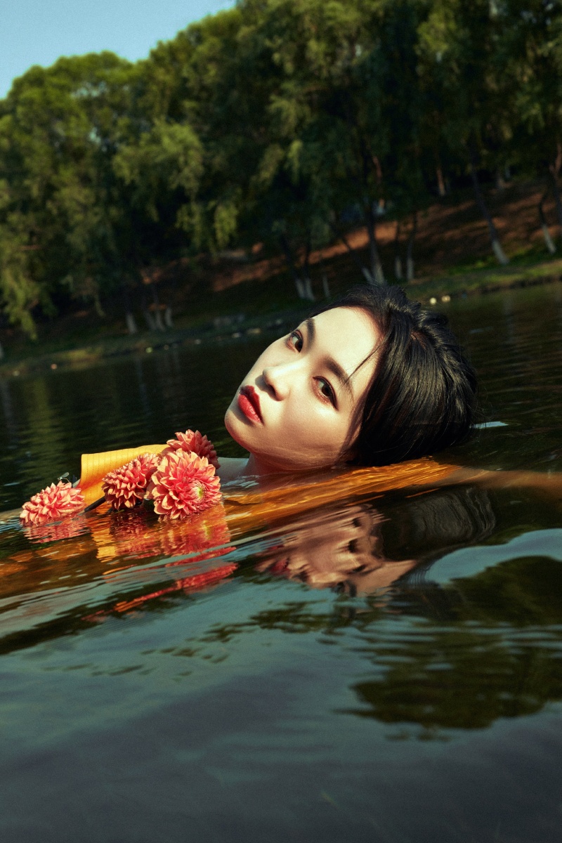 似水温柔的女子