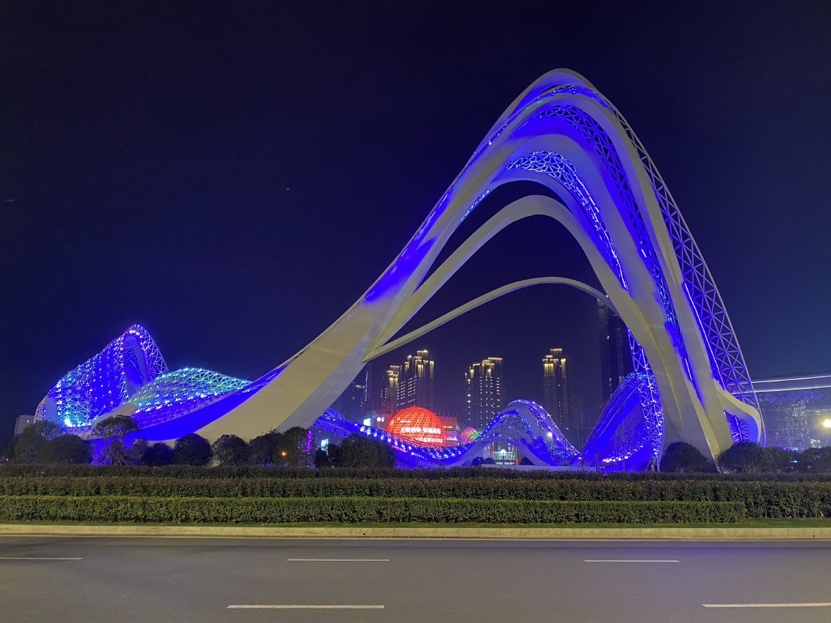 武汉光谷转盘夜景