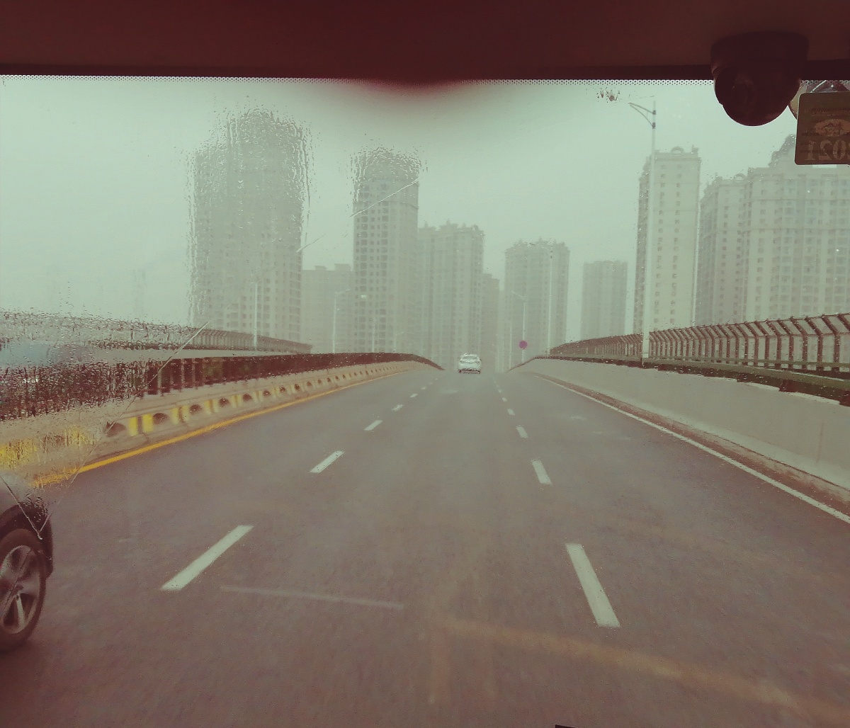 窗外蒙蒙细雨. - 嘻嘻qxun__ - 图虫