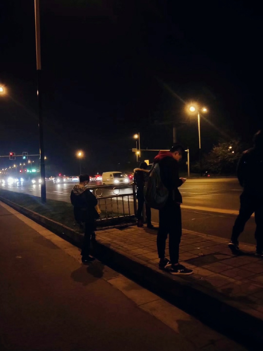 行动马路光模煳还没有人打赏,快来当第一个打赏的人吧打赏点赞是美德