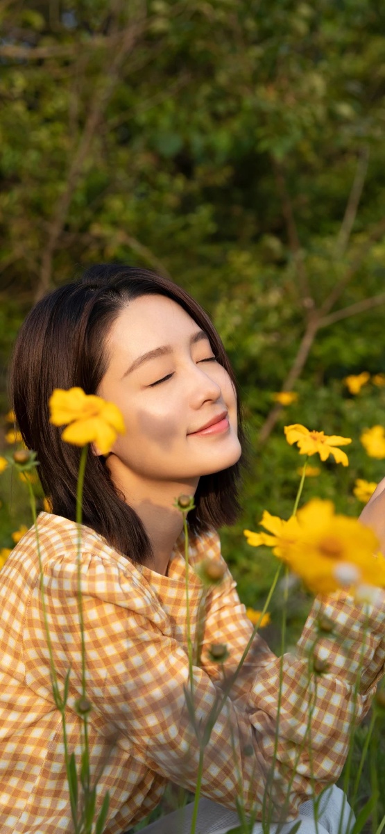 鸡腿菇凉,李沁:明星壁纸 - 南焑 - 图虫