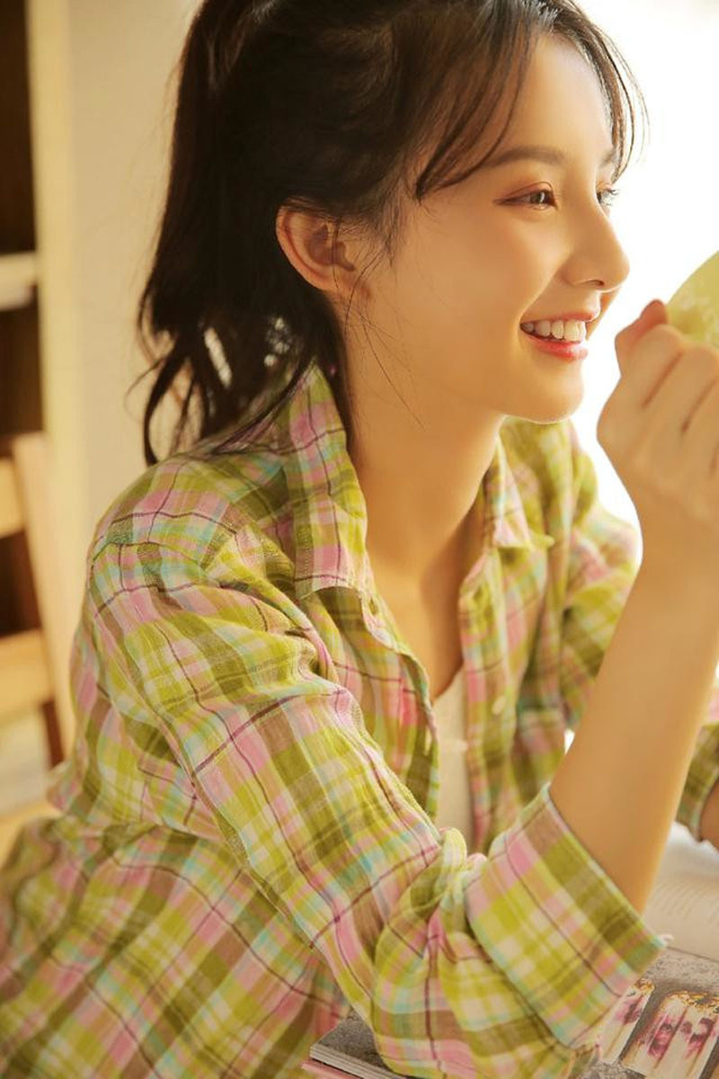 清新文艺可爱甜美少女元气满满