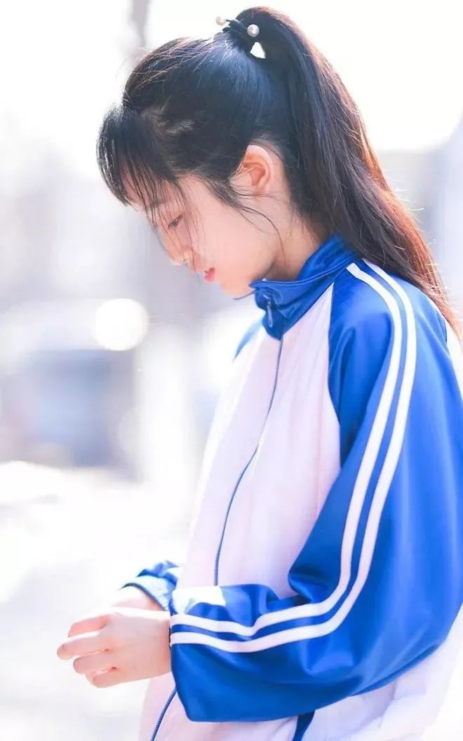 清纯校服学生妹