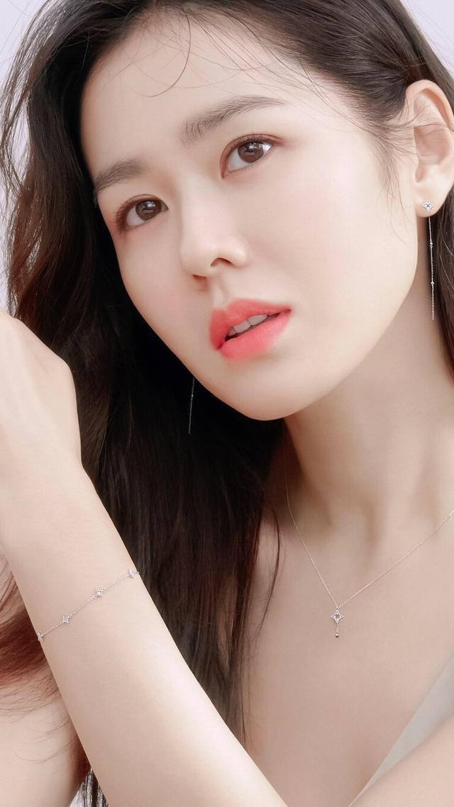 女神孙艺珍气质潮流美图欣赏