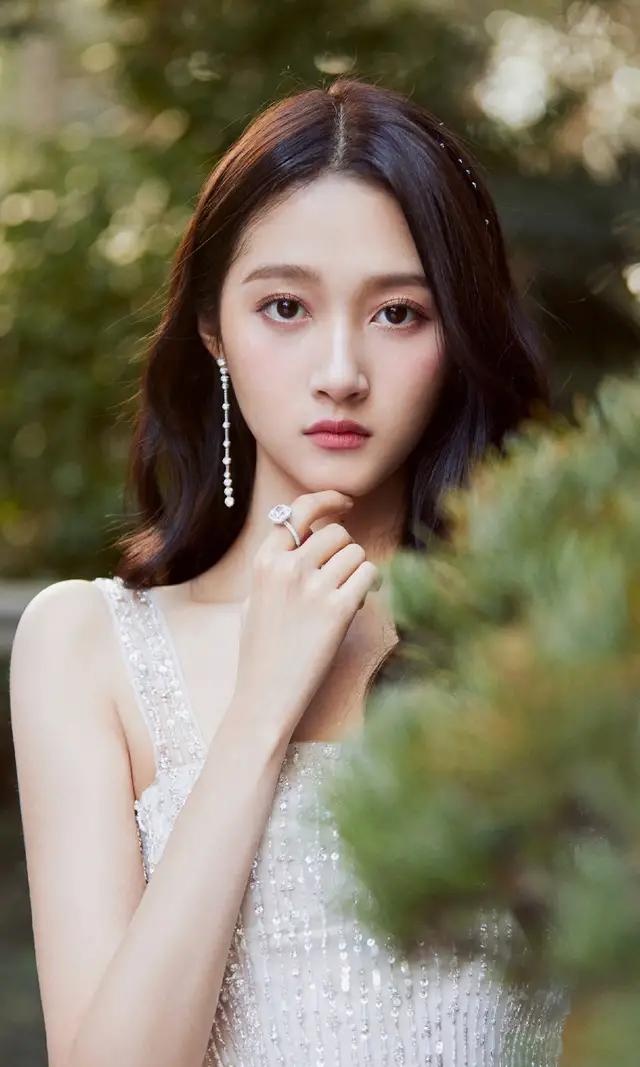 女神关晓彤气质高清美图鉴赏