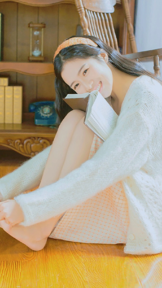 气质优雅清新美少女温柔恬静