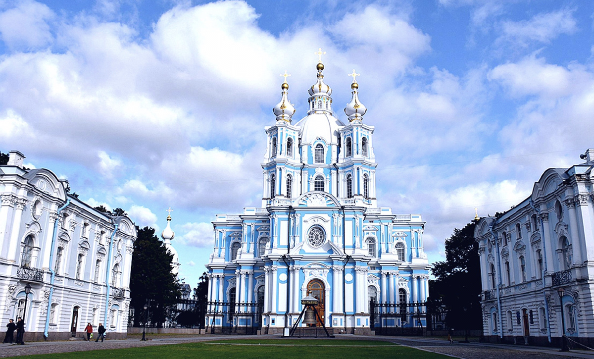 斯莫尔尼大教堂映像拍摄于俄罗斯圣彼得堡
