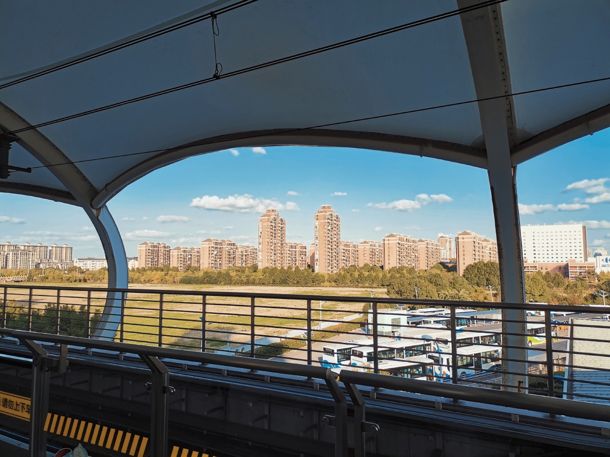 露天的地铁站台