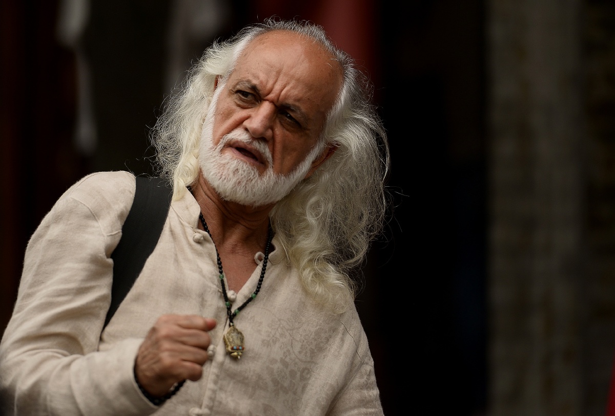 在成都宽巷子抓拍外国老头游客.