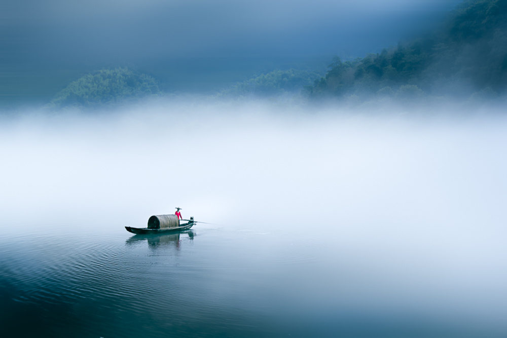 雾锁轻舟