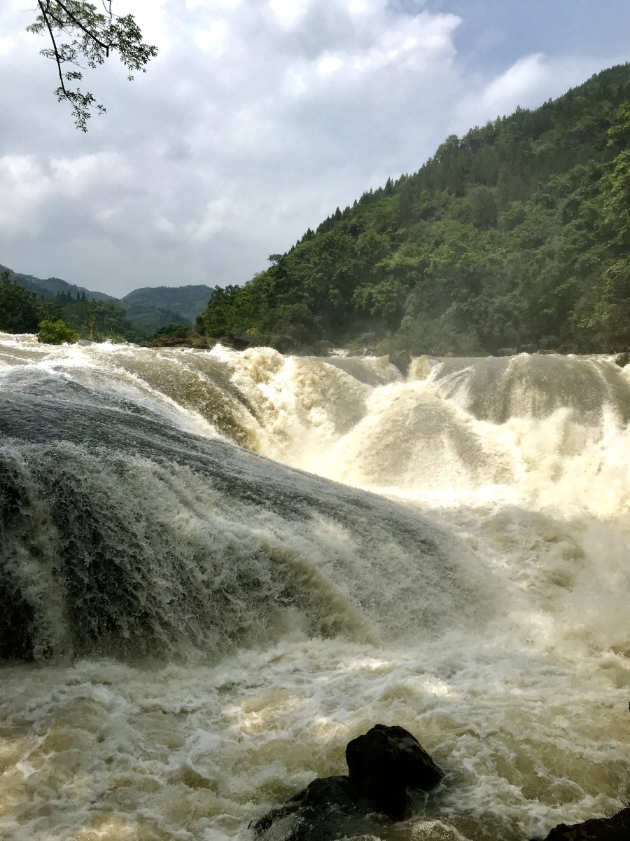 2019年6月9日,手机摄于贵州安顺市天星景区,是黄果树瀑布群中独特的