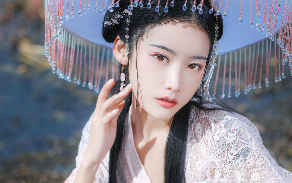 古装妖娆美女图