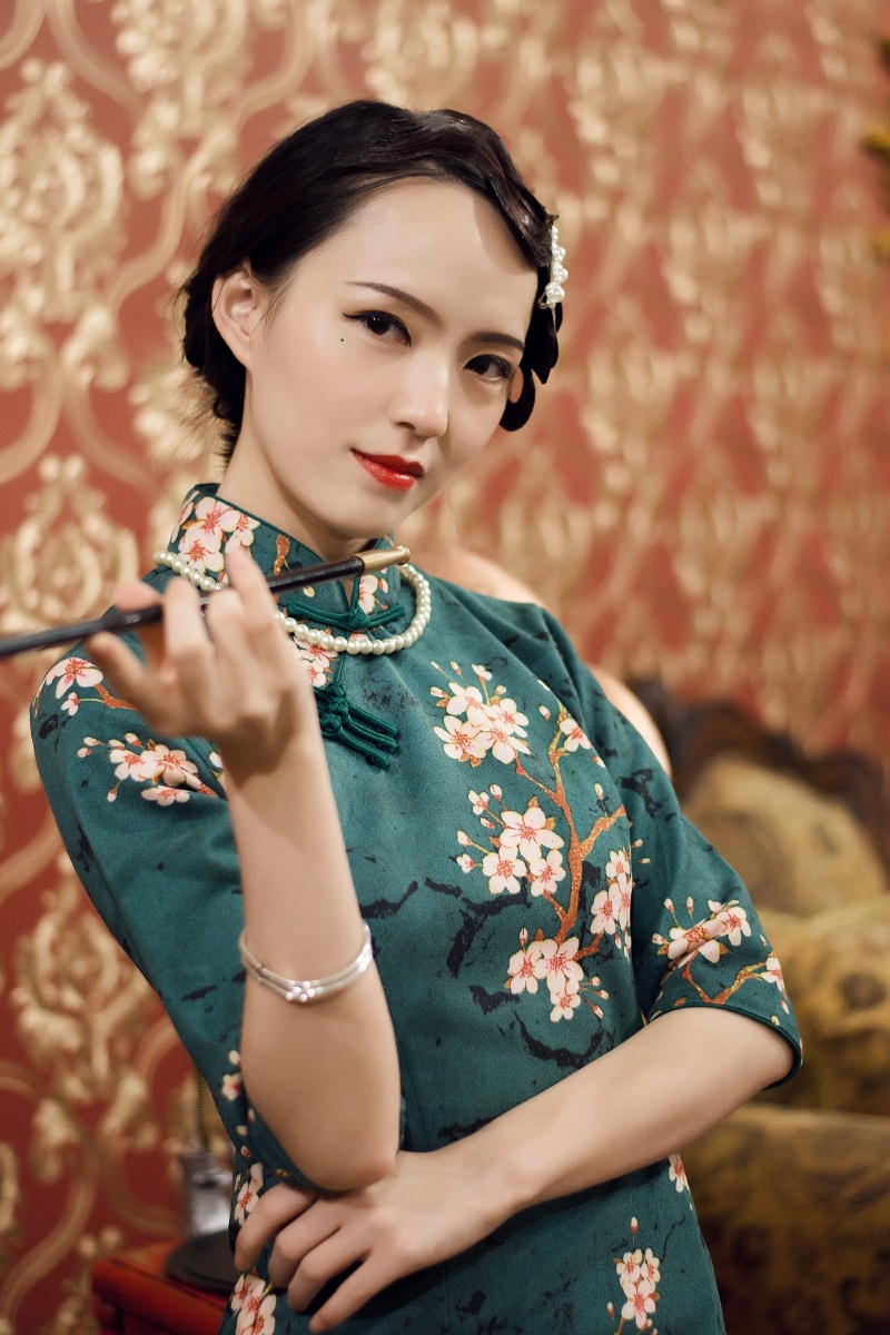 旗袍风情万种是旗袍的灵魂