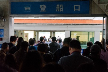 893816