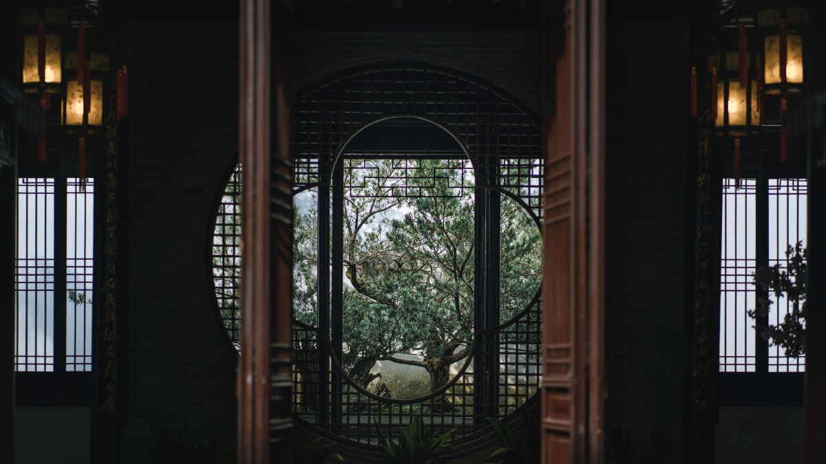 园林花窗与光影