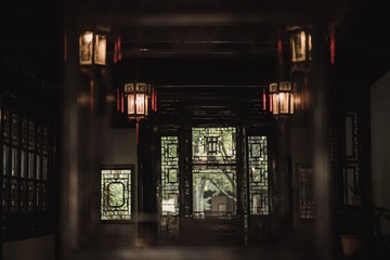 1940569