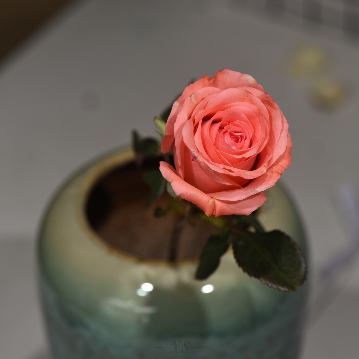 嘴角微微上扬424