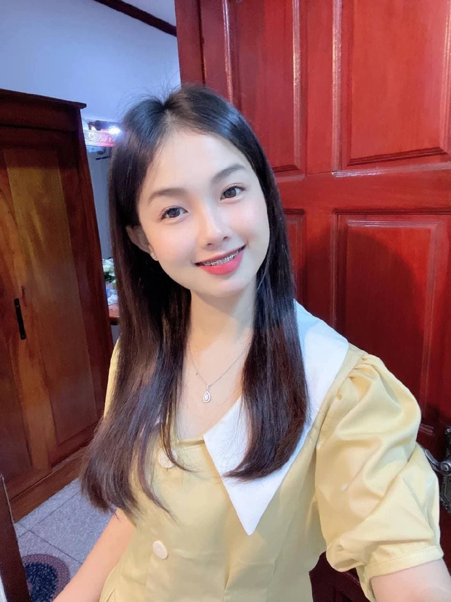 老挝虽然贫穷但是老挝女孩子都很棒从小就出来打工挣钱养家老挝男人