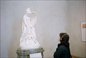游人与雕塑2