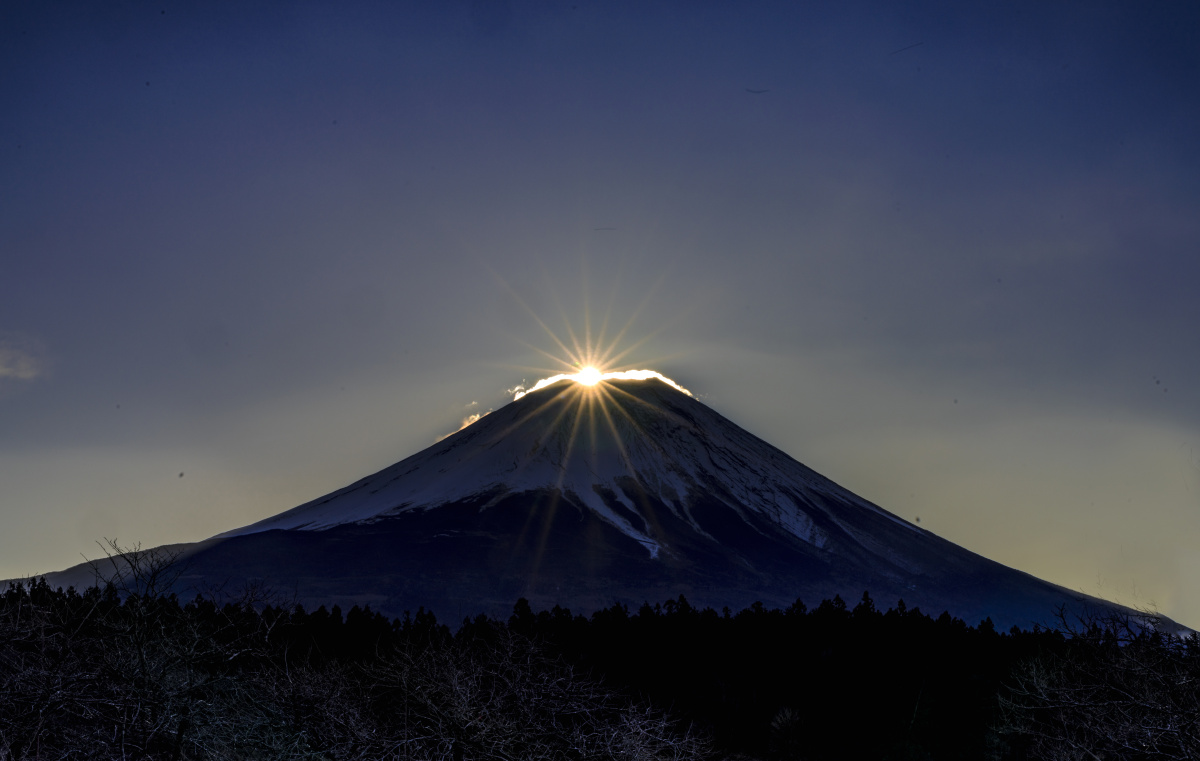 钻石富士山