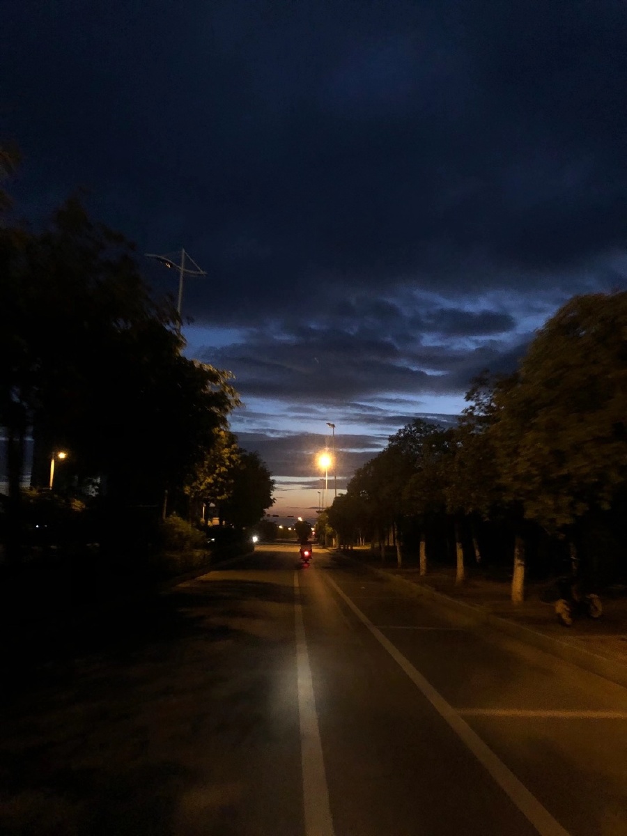 独自走夜路了