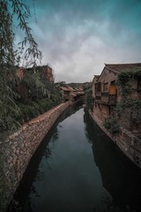 525105