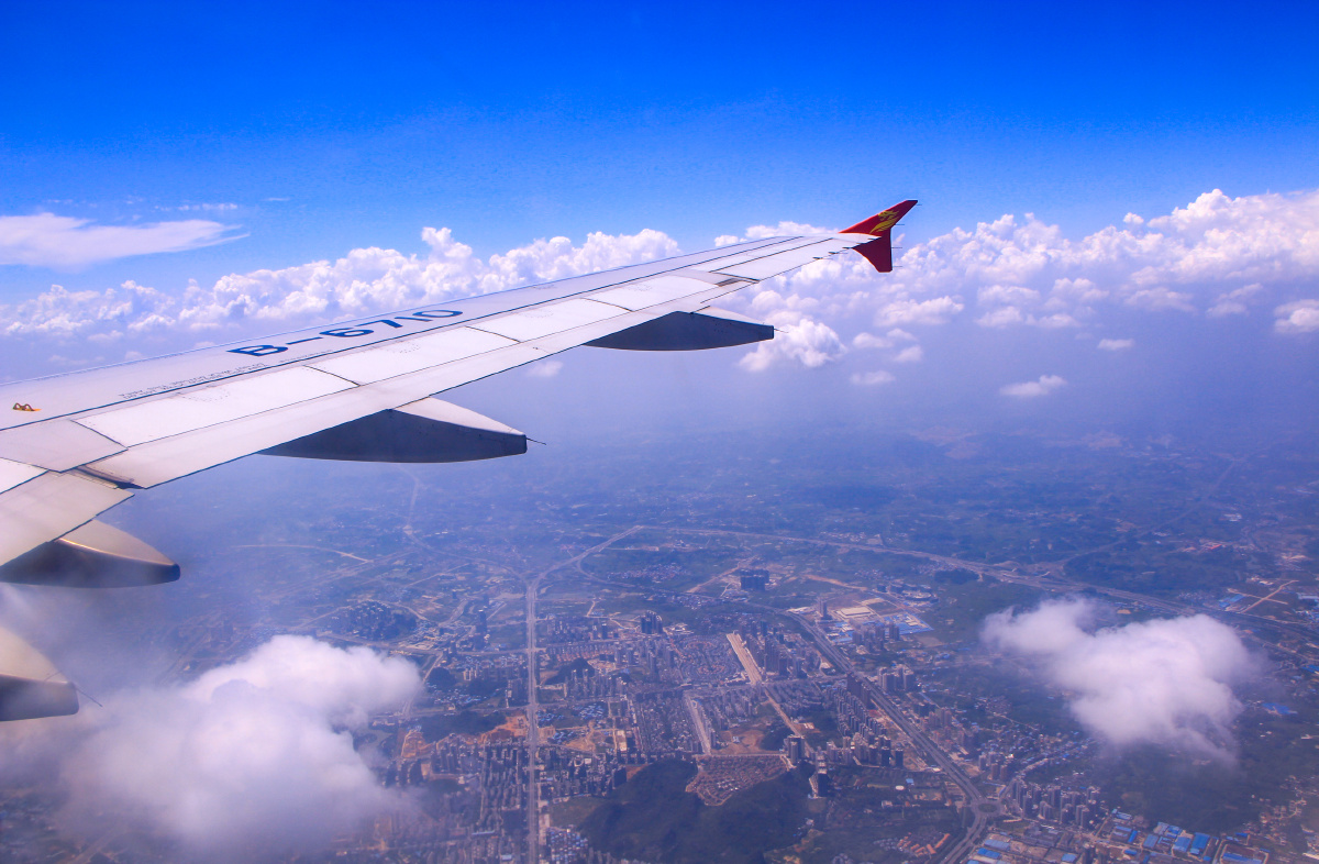 乘坐首都航空,从郑州飞往桂林降落时拍摄的空中美景