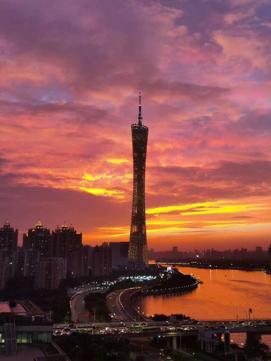 夕阳下的广州塔