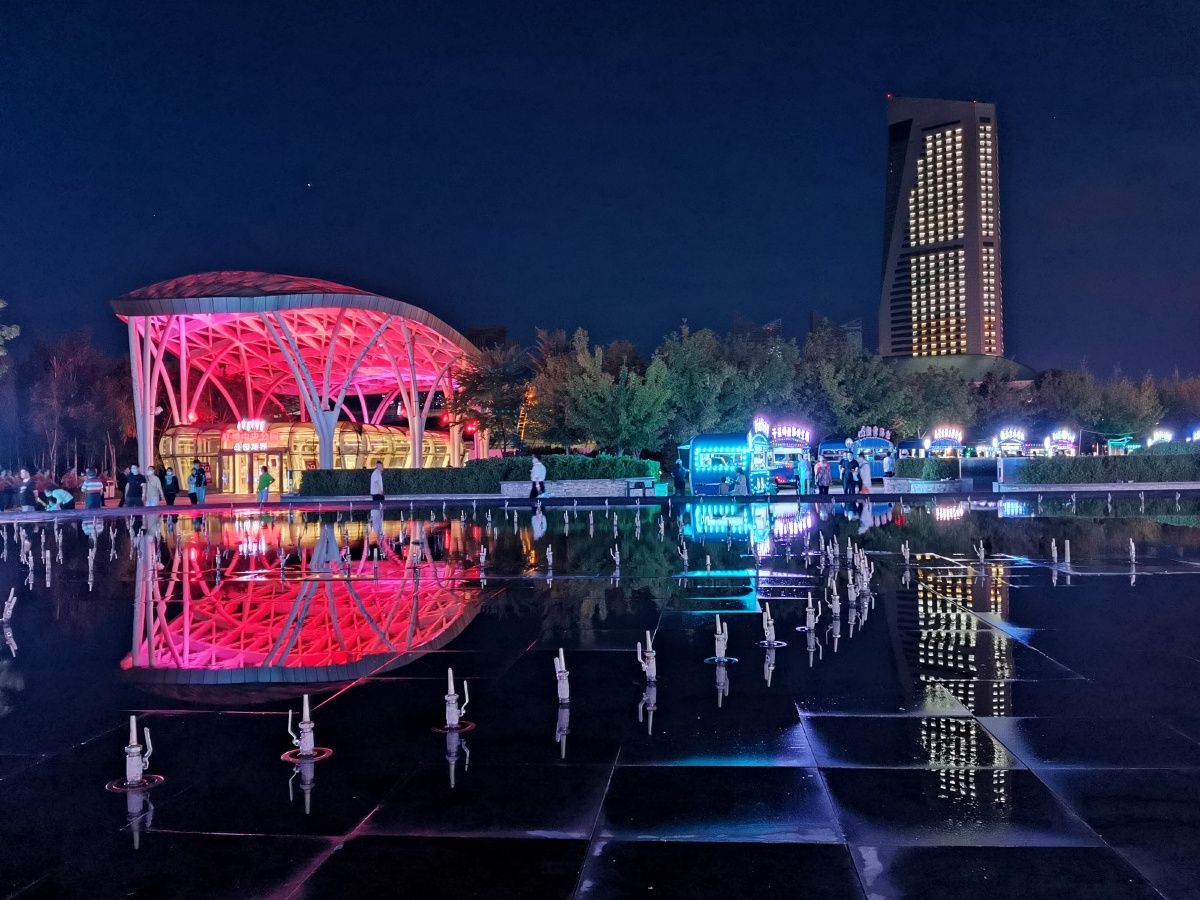 夜色哈尔滨红博中央公园