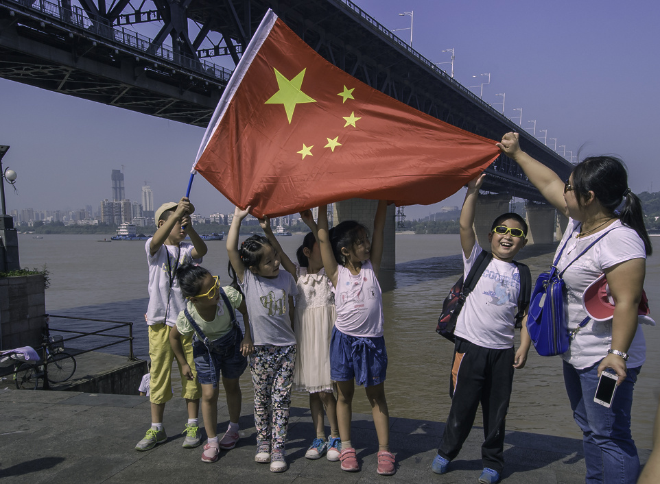 我们来举旗 - guoweijia - 图虫