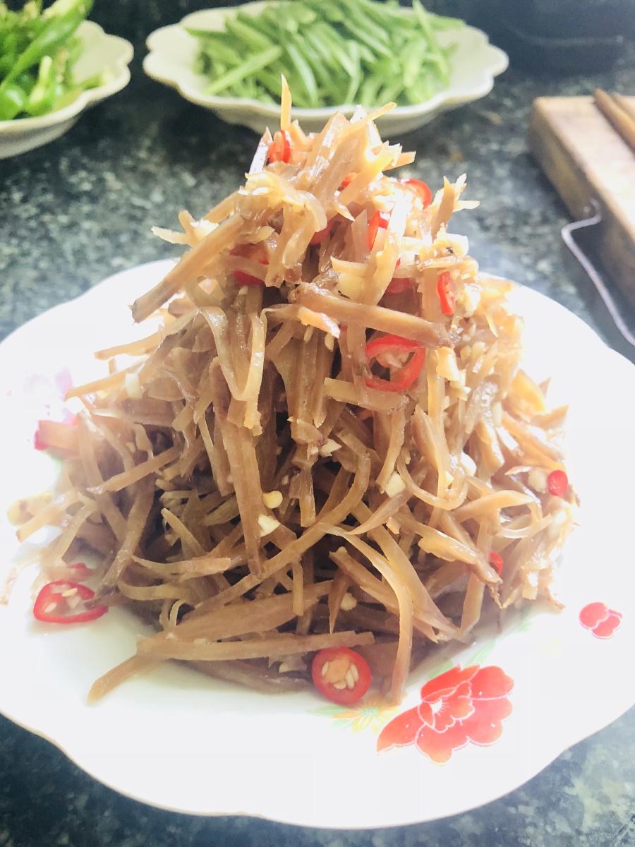 家长特色凉拌酱萝卜丝