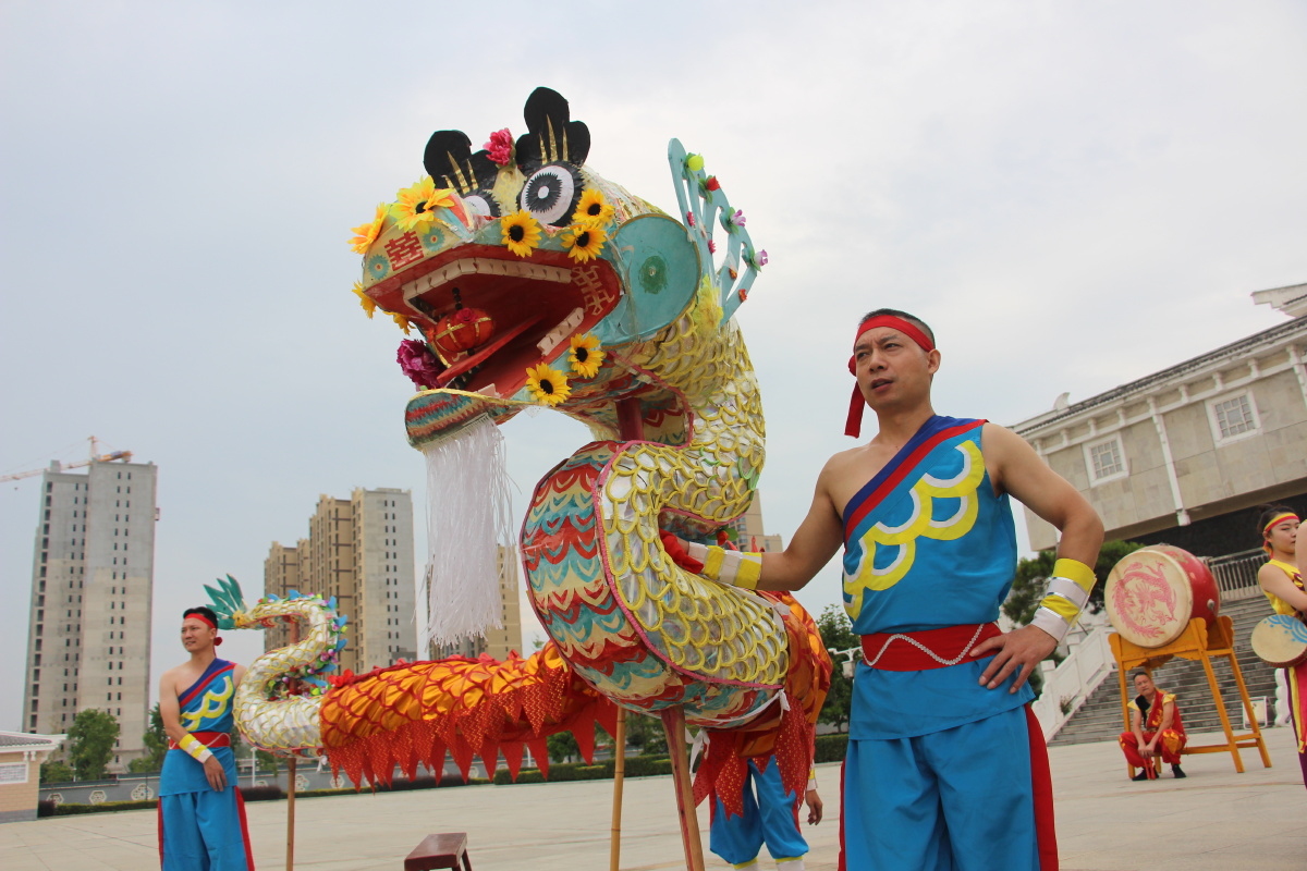 全国绝无仅有的舞种三节龙61跳鼓舞