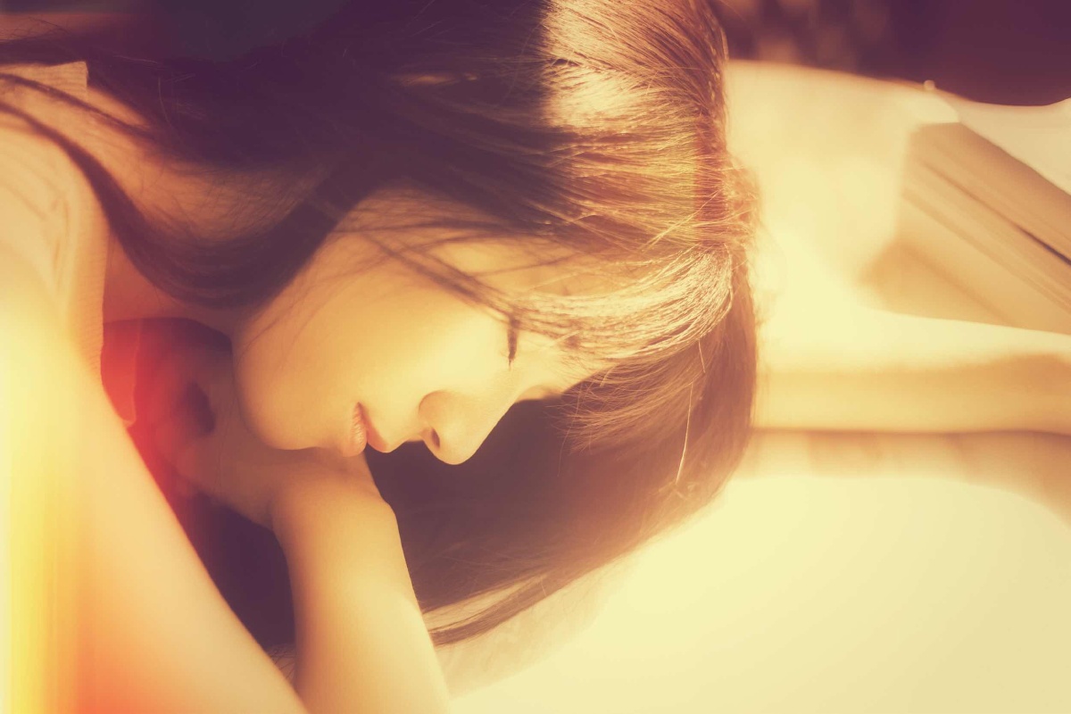 柔软的时光里,安静的女孩.