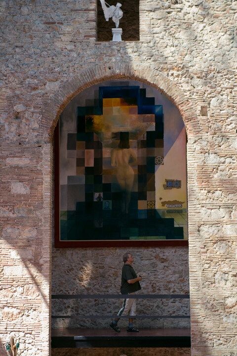 林肯还是裸女<br />
Figueras