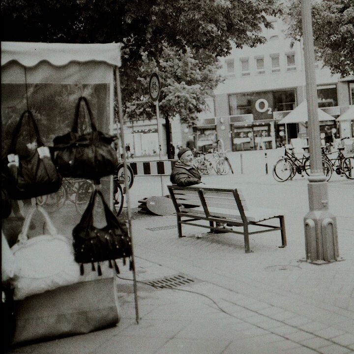 P6<br />
过期Ilford 然后又洗过度了