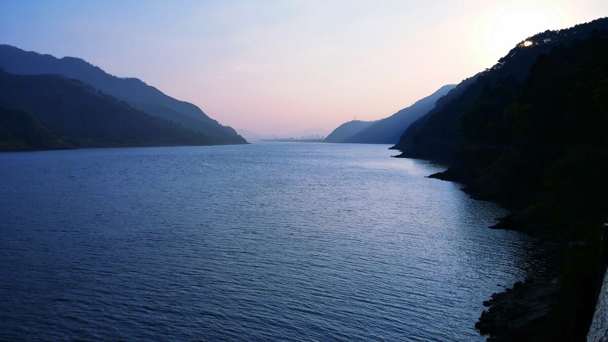 夕照羚羊峡