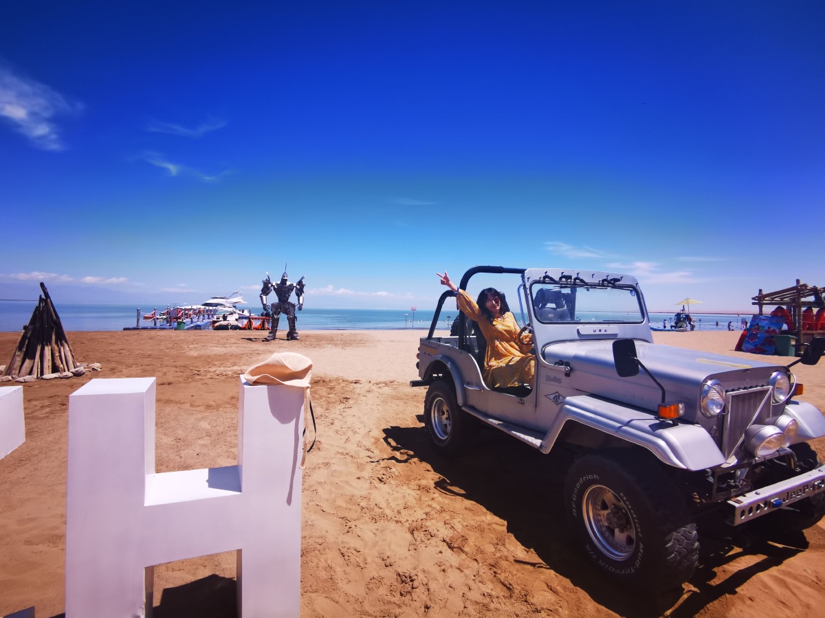 想不到吧这里是新疆之海位于库尔勒的孔雀海滩